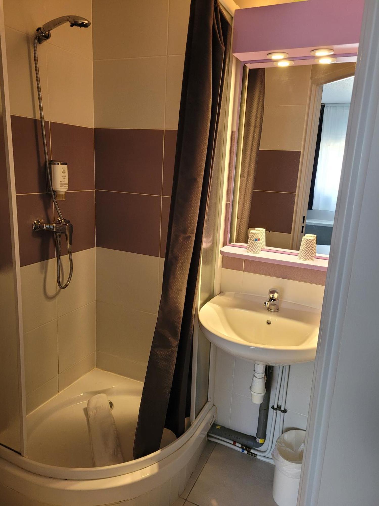Kyriad Direct Арл Екстериор снимка